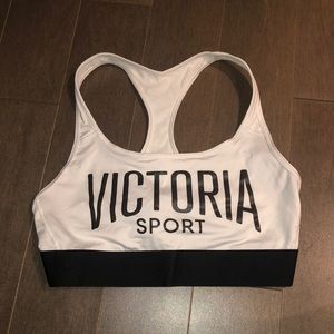Victoria Sport racerback Sport bra in medium